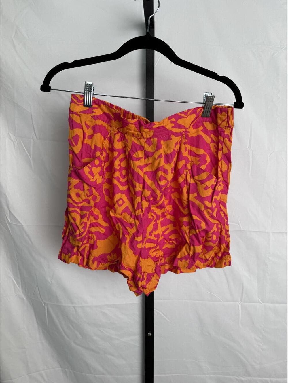 Escapada Women's Casual Shorts Pink and Orange Pattern, Size Large